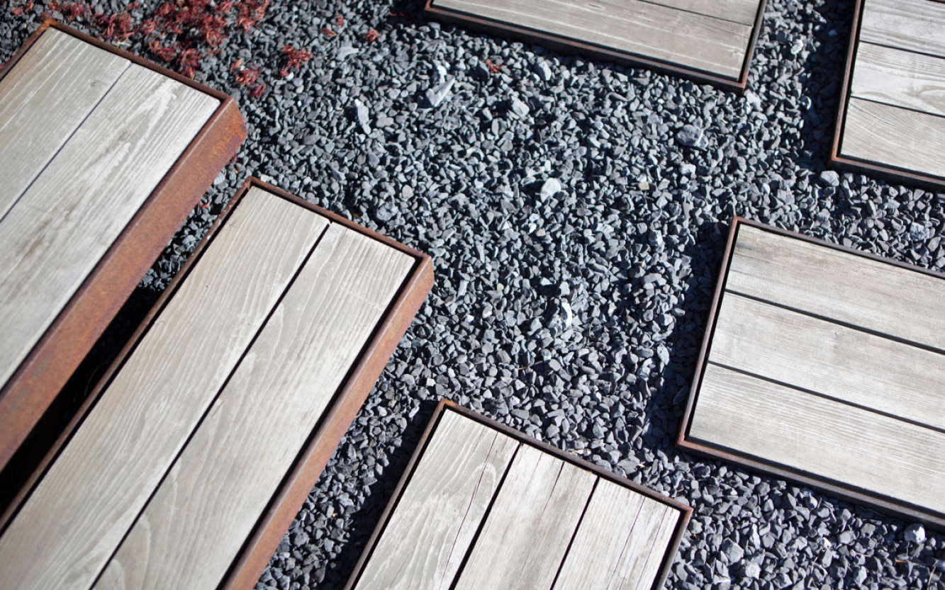 Holz im Garten